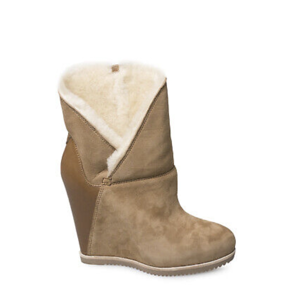 UGG Classic Mondri Cuff Leather Shearling Wedge Boot